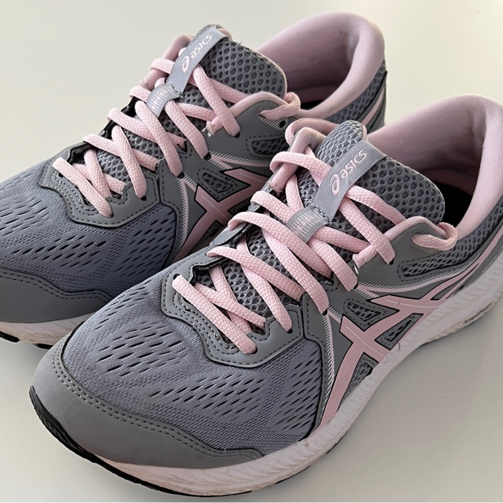 Asics Gel Contend 7 Women's Athletic Shoes in Gray and Pink